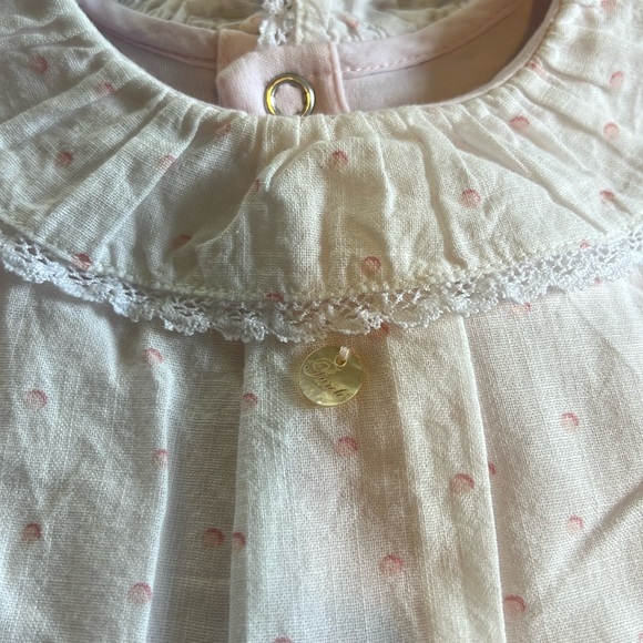 Purete pink footed onesie, white overlay and lace trimmed collar size 6 month - Picture 3 of 6